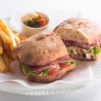 パニーニ フライドポテト添え