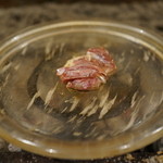 いろりの宿 芦名 - 水晶の皿を鉄板代わりにジックリ焼いて行きます