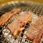 Yakiniku Sanga - 2015.9 ハラミをガスロースターで焼きます