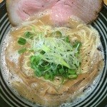 極麺 青二犀 - 鶏しょうゆ750円