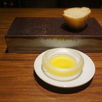 エニェ - パンとオリーブオイル