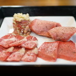 正泰苑 - 2015.9 黒毛和牛600時間熟成タン（2,900円～3,300円の時価）