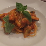 ハマヅィ - 茄子とマスカルポーネチーズトマトソーススパゲティ