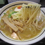 麺屋はなび - 麺は細ストレート麺です、シコシコの食感と滑らかなのど越しを楽しめる麺だ