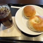 穀 - あんバターサンドとクリームチーズとセミドライプルーン