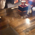 おいしい酒と料理 なかよし - １合で頼むとなみなみ入れてくれます