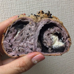 テコナ　ベーグルワークス - 紅芋ごまあんクリーム