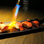 Mikien - タン、ロース、サーロイン、ミスジの4種をデーブルで豪快に炙ります