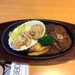 ステーキ宮 - 日替わりランチ：ハンバーグとフライドチキン