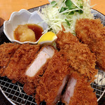 Kurobuta Tonkatsu Sengoku - 熟成白豚のトンカツとカキフライ