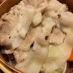 慶太郎餃子酒場 - 2015年9月7日　大人気！黒和豚のセイロ蒸し　650円