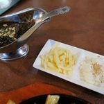 カウボーイカレー - スパイシーホルモンカレー焼きそば、カウボーイオリジナルカレーと〆飯付き