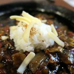 カウボーイカレー - スパイシーホルモンカレー焼きそば、〆はごはん投入