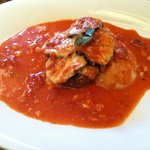 白井 - ハンバーグのチーズ焼き　トマトソース