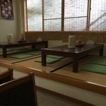 中華そば 虎龍 - 座敷小上がり席完備