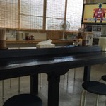 中華そば 虎龍 - カウンター席もあり