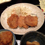 Kushikatsu Seki - 食べ出してから写真をとったのでキャベツが乱雑です＾＾ほんとはもっと美しい盛り付けです。