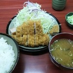 とんかつ 茅 - （2015/9  訪問）ロースかつ定食。1300円。