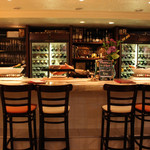 ユイティエム コナミ - 