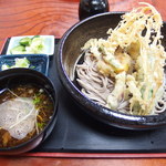 Soba Dokoro Marukiya - お店おススメのおろしそば　９５０円