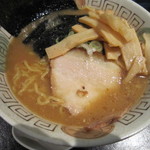和田屋 - しょうゆらーめん（メンマ増し）スープはもう少し動物系に厚みが欲しいところ