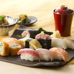 [寿司Gozen]寿司8 件和天妇罗5 种食物！您可以品尝蒸鸡蛋羹、开胃菜甚至甜点！