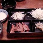 たんや舌 - 牛タン定食1000円