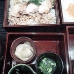 飛騨家　SHO - 鶏そぼろ重