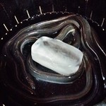 鰻屋すみで - 氷の入った桶に入れられて、捌かれる前のうなぎ君～♪(^o^)丿