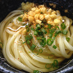 日の出製麺所 - うどんの中サイズです。（2015.8 byジプシーくん）