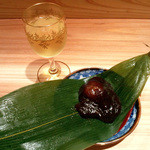 竹ざき - 水出し煎茶　大将手製の黒糖葛饅頭(2015.8月)