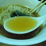 本枯中華そば 魚雷 - 輪郭は整っており、味は繊細なれどキチンと響き、コクでグイグイ引き込む！