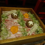 蒸し屋清郎 - 美明豚と水菜の蒸篭蒸し