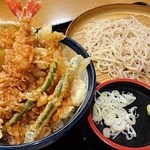 天丼てんや - 天丼と小そばセット710円（税込）