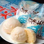 御菓子司　小鹿 - 料理写真:流氷まんじゅう