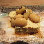 一東菴 - 浸し豆が乗った玉子焼き（2015/9）