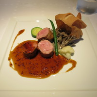 オーベルジュ・ド・リル サッポロ - 豚肉のロースト キノコのフリカッセ ソース・シャルキティエール
