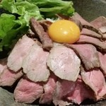 焼肉酒場 うしわかまる - ローストビーフ丼　アップ！