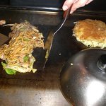 千房 - 手際の良いこてさばき