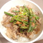 すき家 - ニンニクの芽牛丼