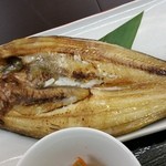 共栄水産市場食堂 - 大きなホッケです。