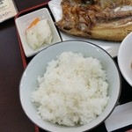 Kyouei Suisan Shijou Shokudou - ご飯と漬物です。