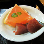Kappou Toshima - オレンジゼリー、桃のコンポート。こだわり親子丼膳の最後に