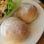 Cafe & Tableware Bene - 柔らかフカフカのパンです。