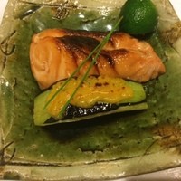 伊万栄 - 
