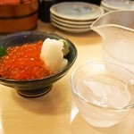 魚がし鮨 - みぞれ酒＆イクラ