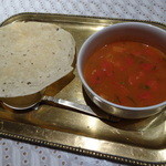 ボージャン - パパドとトマトスープ