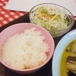 Soul Food Bangkok - ジャスミンライスとサラダ