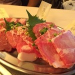 豚ホルモン我那覇焼肉店 - 豚3種食べ比べ