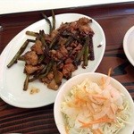 Seian Komakiten - ランチのニンニク茎と豚肉炒め